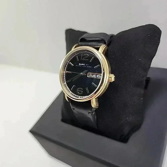 Womens Marc by Marc Jacobs MBM8651 Fergus Day Date 38MM Gold Watch New Battery - Picture 4 of 16